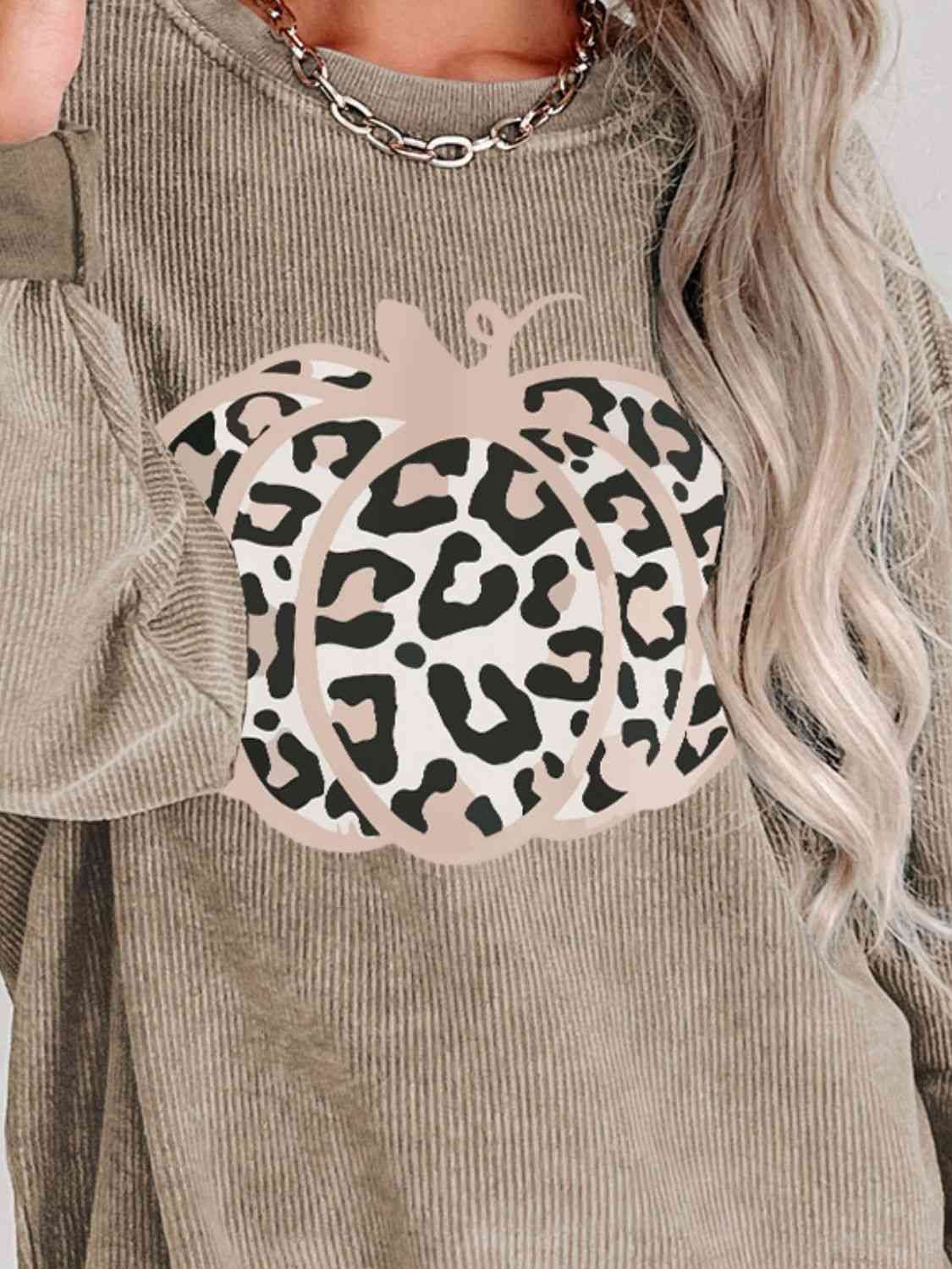 Leopard Pumpkin Graphic Ribbed Sweatshirt